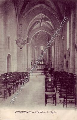 Carte postale ancienne L'Intérieur de l'Eglise — Chermignac (Charente-Maritime)