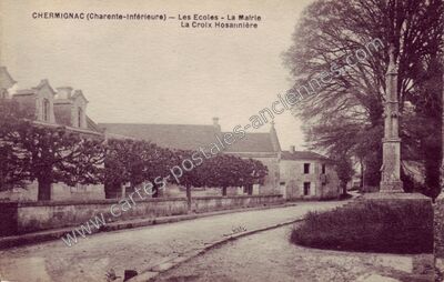 Carte postale ancienne Les Ecoles - La Mairie La Croix Hosannière — Chermignac (Charente-Maritime)