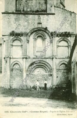 Carte postale ancienne Façade de l'Eglise XIIe siècle — Corme-Royal (Charente-Maritime)