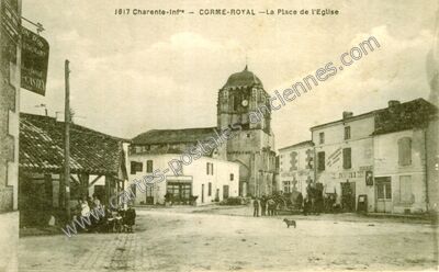 Carte postale ancienne La Place de l'Eglise — Corme-Royal (Charente-Maritime)
