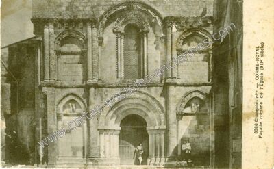 Carte postale ancienne Façade romane de l'Eglise — Corme-Royal (Charente-Maritime)