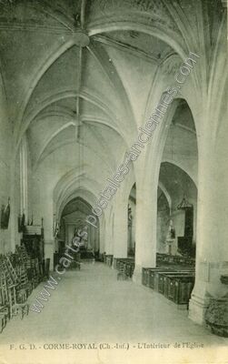 Carte postale ancienne L'Intérieur de l'Eglise — Corme-Royal (Charente-Maritime)
