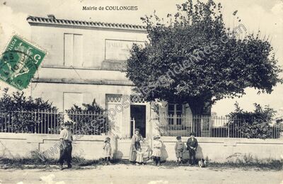 Carte postale ancienne Mairie — Coulonges (Charente-Maritime)