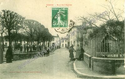 Carte postale ancienne Rue de l'Eglise — Cozes (Charente-Maritime)