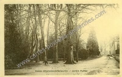 Carte postale ancienne Jardin Public — Cozes (Charente-Maritime)