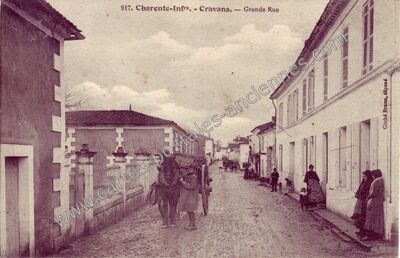 Carte postale ancienne Grande Rue — Cravans (Charente-Maritime)