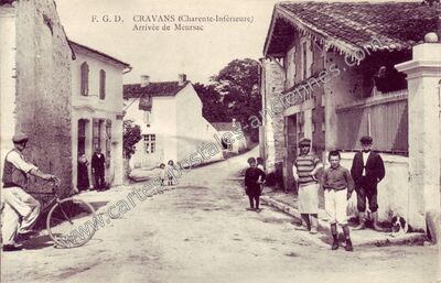 Carte postale ancienne Arrivée de Meursac — Cravans (Charente-Maritime)