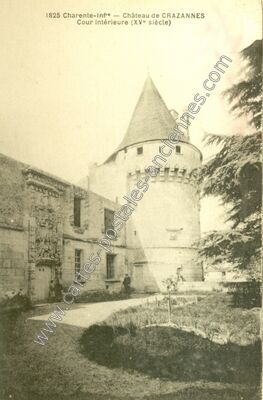 Carte postale ancienne Château de CRAZANNES Cour intérieure — Crazannes (Charente-Maritime)