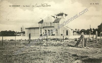 Carte postale ancienne La Gare en construction — Le Douhet (Charente-Maritime)