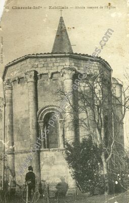 Carte postale ancienne Abside romane de l'Eglise — Échillais (Charente-Maritime)