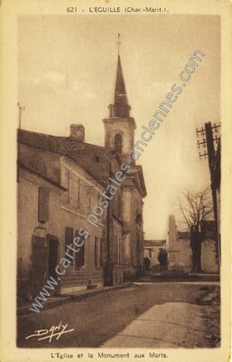 Carte postale ancienne L'Eglise et le Monument aux Morts — L'Éguille (Charente-Maritime)