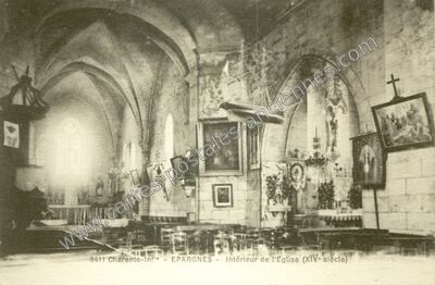Carte postale ancienne Intérieur de l'Eglise (XIVe siècle) — Épargnes (Charente-Maritime)