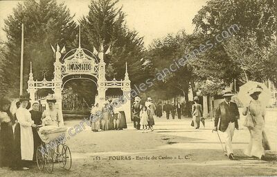 Carte postale ancienne Entrée du Casino — Fouras (Charente-Maritime)