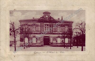 Carte postale ancienne L'Hôtel de Ville — Gémozac (Charente-Maritime)
