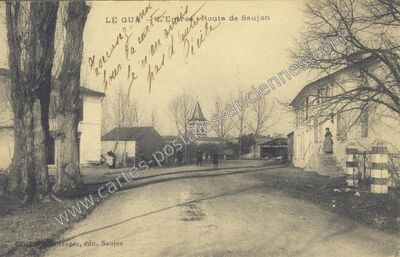 Carte postale ancienne L'Entrée Route de Saujon — Le Gua (Charente-Maritime)