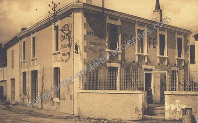 Carte postale ancienne Hôtel, Café, Restaurant, Tabacs, Épicerie — Le Gua (Charente-Maritime)