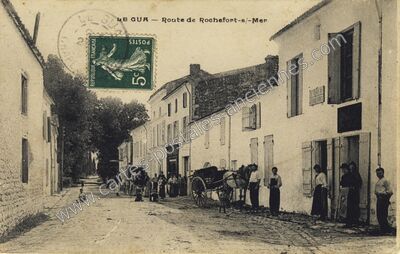 Carte postale ancienne Route de Rochefort-s/-Mer — Le Gua (Charente-Maritime)