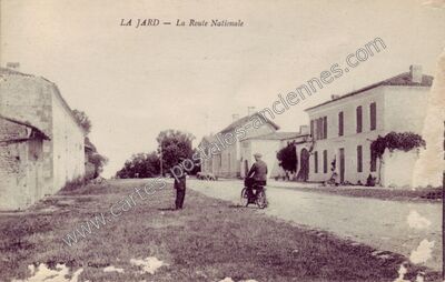 Carte postale ancienne La Route Nationale — La Jard (Charente-Maritime)