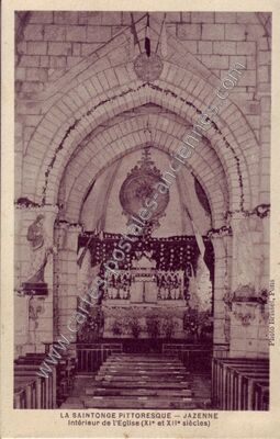 Carte postale ancienne Intérieur de l'Eglise (XI° et XII° siècles) — Jazennes (Charente-Maritime)