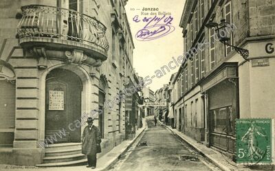 Carte postale ancienne Rue des Ballets — Jonzac (Charente-Maritime)