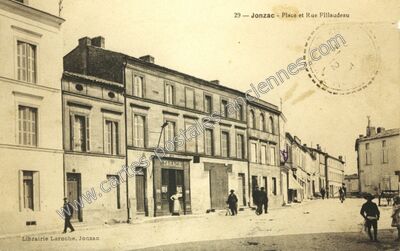 Carte postale ancienne Place et Rue Fillaudeau — Jonzac (Charente-Maritime)