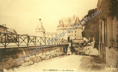Carte postale ancienne Le Château — Jonzac (Charente-Maritime)