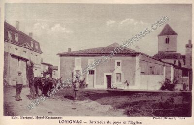 Carte postale ancienne Intérieur du pays et l'Eglise — Lorignac (Charente-Maritime)