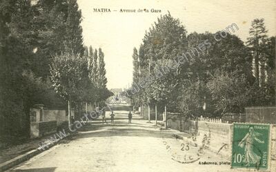 Carte postale ancienne Avenue de la Gare — Matha (Charente-Maritime)