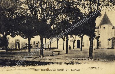 Carte postale ancienne La Place — Nieulle-sur-Seudre (Charente-Maritime)