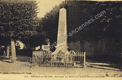 Carte postale ancienne Monument aux Morts de la Grande Guerre (1914-1918) — Nieulle-sur-Seudre (Charente-Maritime)