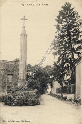 Carte postale ancienne Le Calvaire — Rioux (Charente-Maritime)