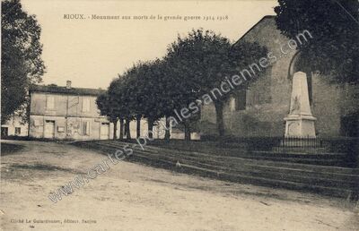 Carte postale ancienne Monument aux morts de la grande guerre 1914 1918 — Rioux (Charente-Maritime)