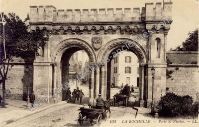 Carte postale ancienne Porte St-Nicolas — La Rochelle (Charente-Maritime)