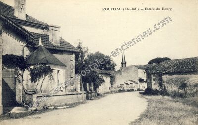 Carte postale ancienne Entrée du Bourg — Rouffiac (Charente-Maritime)