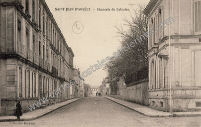 Carte postale ancienne Chaussée du Calvaire — Saint-Jean-d'Angély (Charente-Maritime)