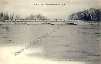 Carte postale ancienne Inondation de 1904 — Saintes (Charente-Maritime)