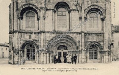 Carte postale ancienne Façade Ouest de l'Eglise de l'Abbaye des Dames — Saintes (Charente-Maritime)