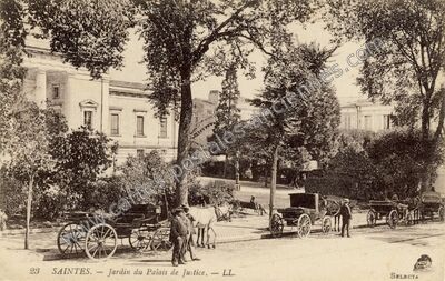 Carte postale ancienne Jardin du Palais de Justice — Saintes (Charente-Maritime)
