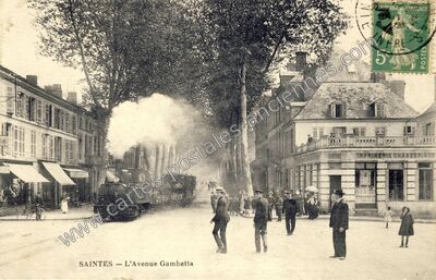 Carte postale ancienne L'Avenue Gambetta — Saintes (Charente-Maritime)