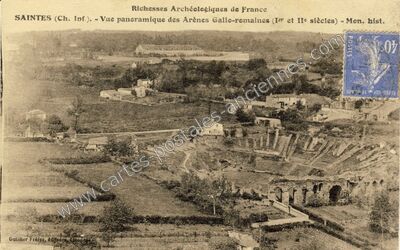 Carte postale ancienne Vue panoramique des Arènes Gallo-romaines (Ier et IIe siècles) - Mon. hist — Saintes (Charente-Maritime)