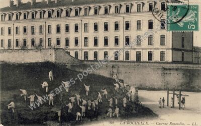 Carte postale ancienne Caserne Renaudin — La Rochelle (Charente-Maritime)