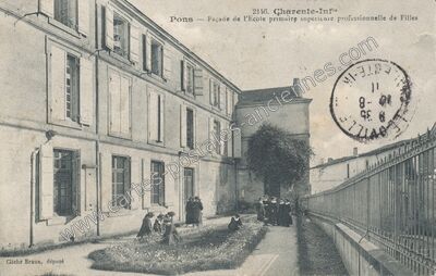 Carte postale ancienne Façade de l'Ecole primaire superieure professionnelle de Filles — Pons (Charente-Maritime)