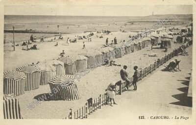 Carte postale ancienne La Plage — Cabourg (Calvados)