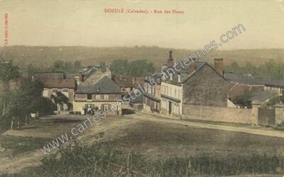 Carte postale ancienne Rue des Haras — Dozulé (Calvados)