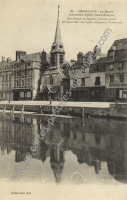 Carte postale ancienne Le Musée (Ancienne Eglise Saint-Étienne) — Honfleur (Calvados)