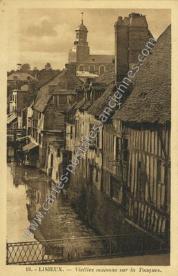 Carte postale ancienne Vieilles maisons sur la Touques — Lisieux (Calvados)