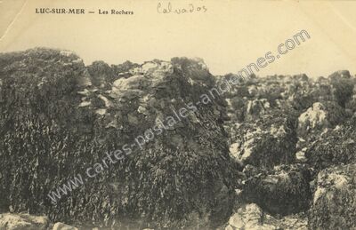 Carte postale ancienne Les Rochers — Luc-sur-Mer (Calvados)