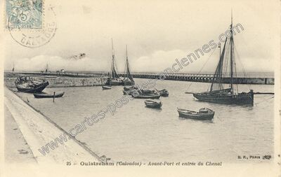 Carte postale ancienne Avant-Port et entrée du Chenal — Ouistreham (Calvados)