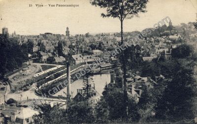 Carte postale ancienne Vue Panoramique — Vire (Calvados)