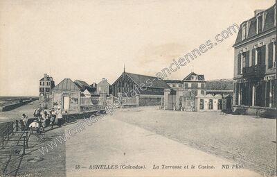 Carte postale ancienne La Terrasse et le Casino — Asnelles (Calvados)